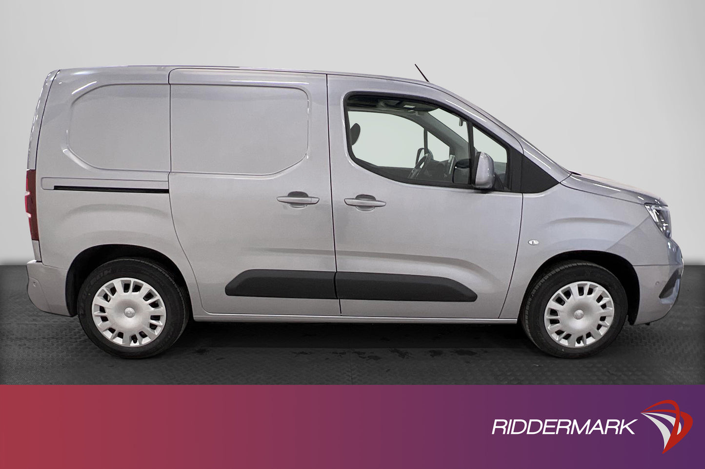 Opel Combo 1.5 3-sits 101hk Navi PDC Dragkrok M-värmare