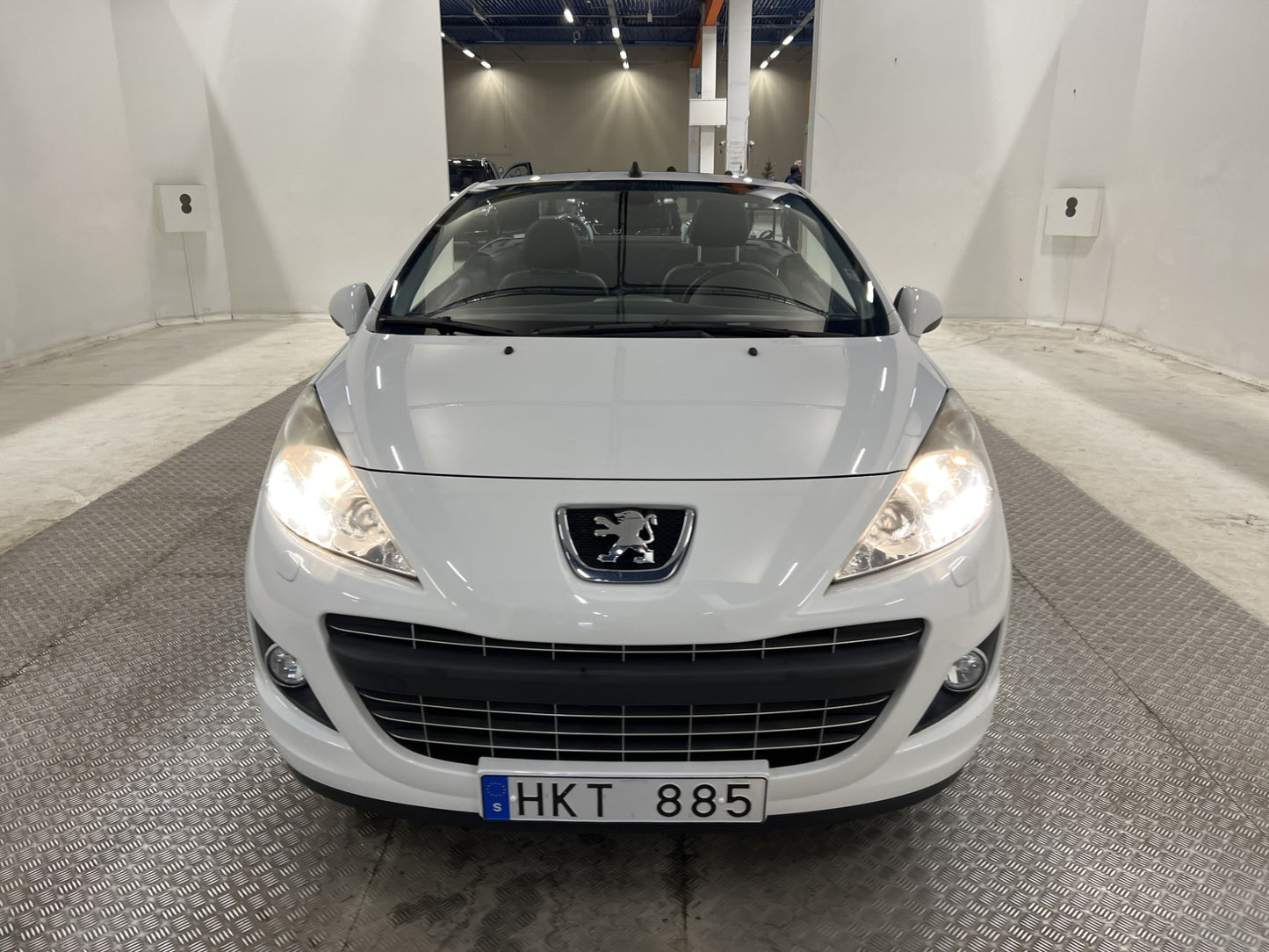 Peugeot 207 CC 1.6 VTi 120hk Helskinn Nyservad Dragkrok PDC