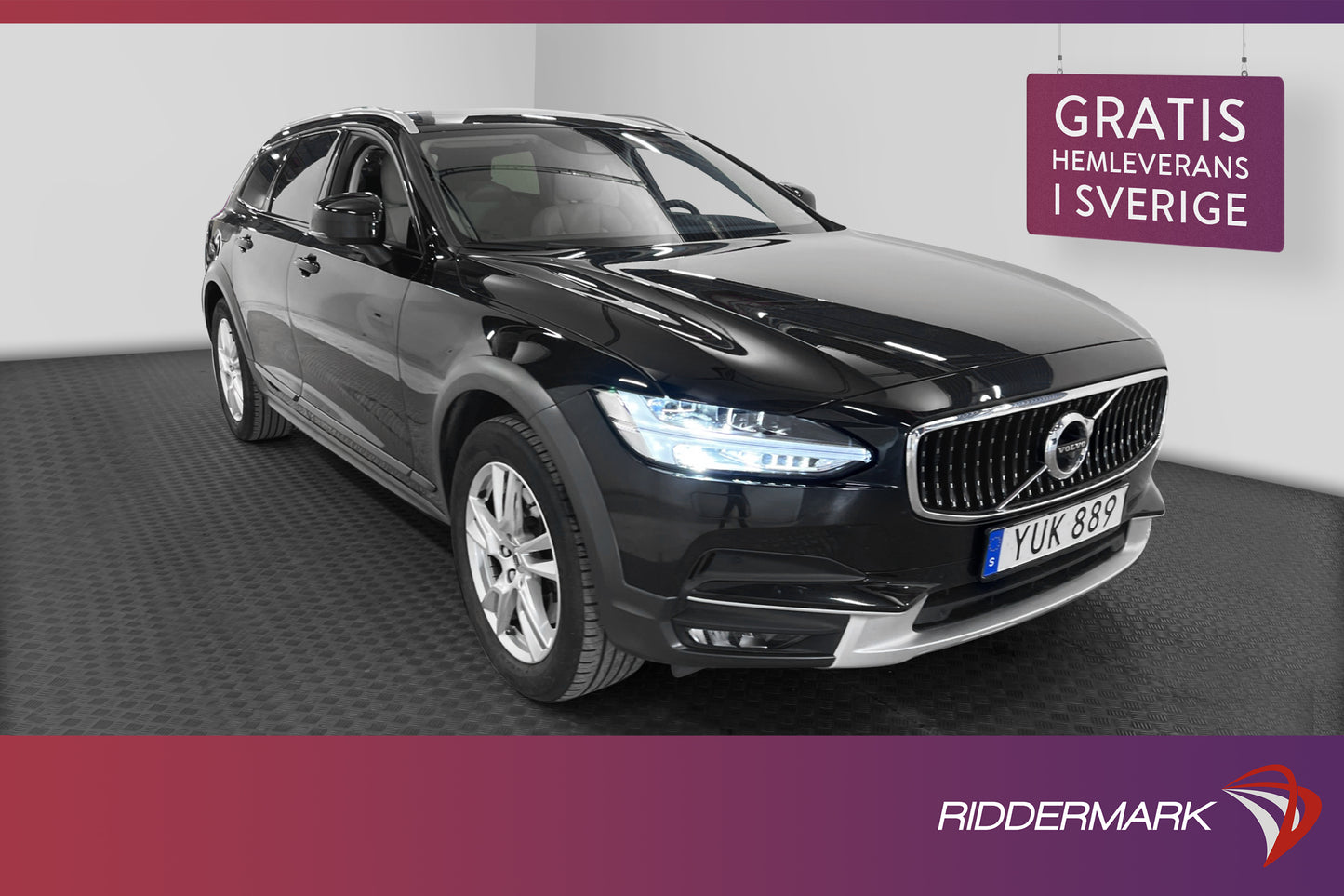 Volvo V90 Cross Country T5 AWD B&W Pano 360° Navi Skinn VOC