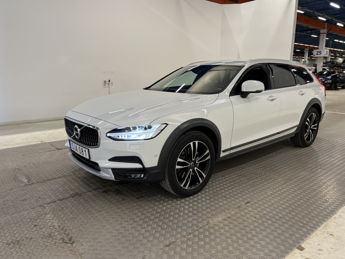 Volvo V90 Cross Country D4 AWD 190hk Inscription Pro Skinn