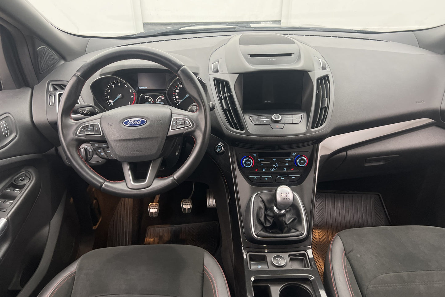 Ford Kuga 1.5 EcoBoost 150hk ST-Line Kamera Rattvärm Välserv