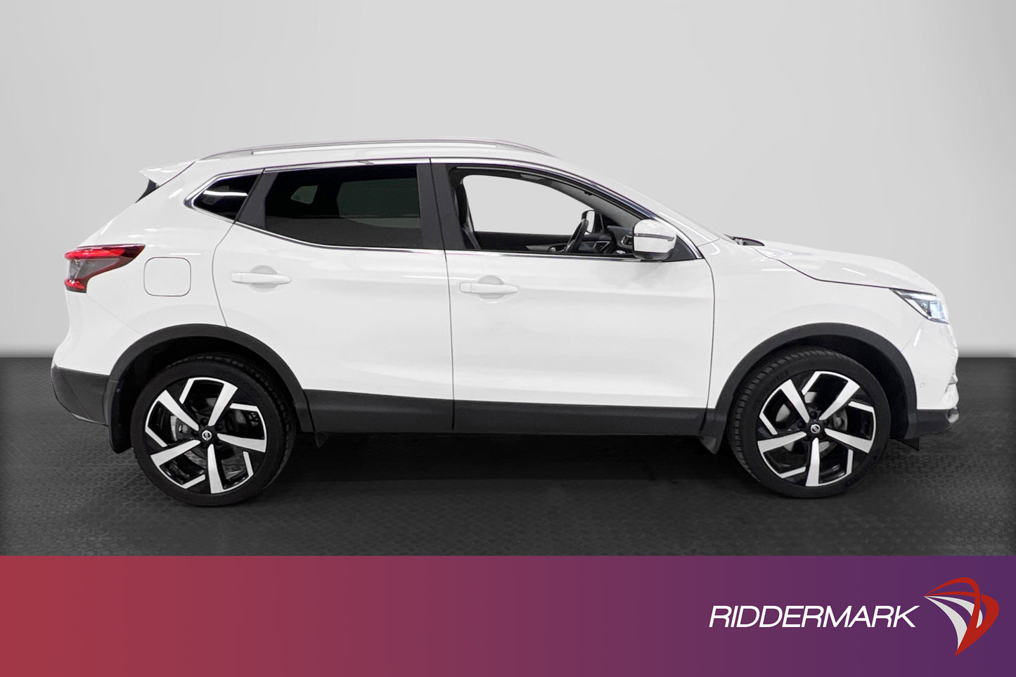 Nissan Qashqai 1.3 DIG-T 140hk Tekna Pano Navi 360 Kamera