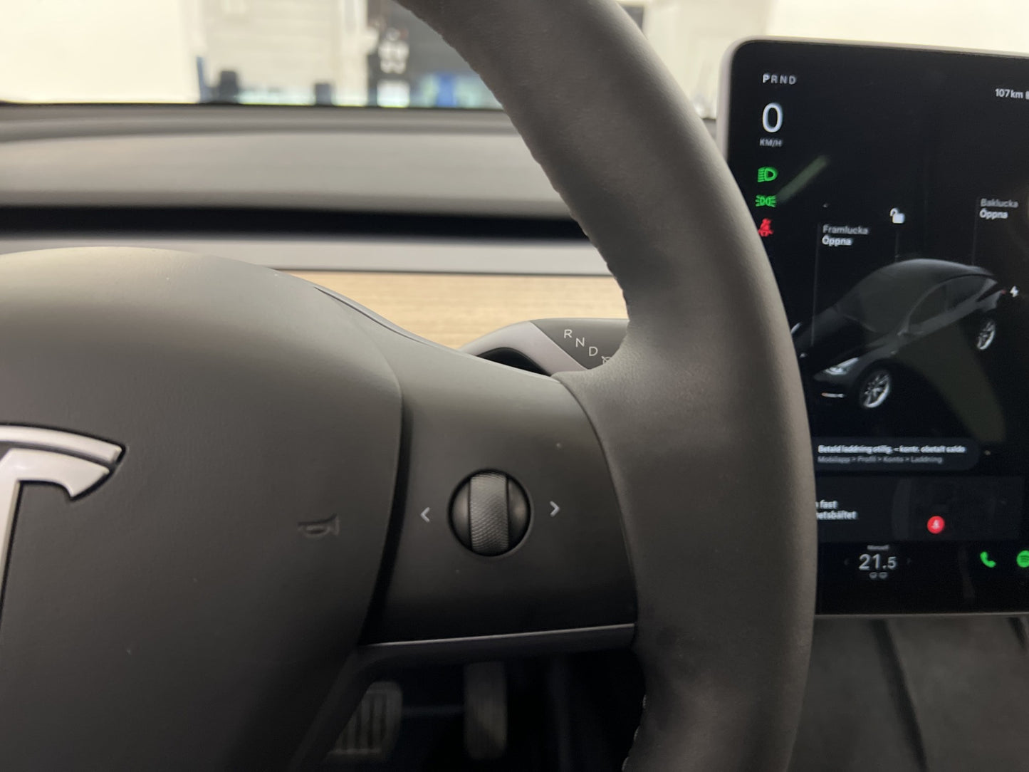 Tesla Model Y Standard Range 299hk Pano Drag Sv.Såld MOMS