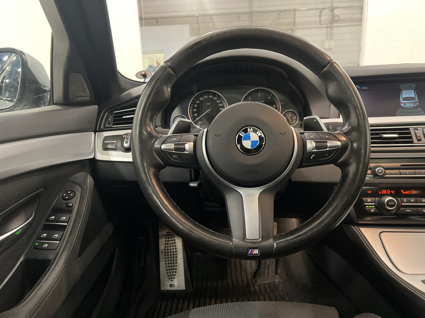 BMW 520d  xDrive M Sport D-värm H/K Pano Navi Drag