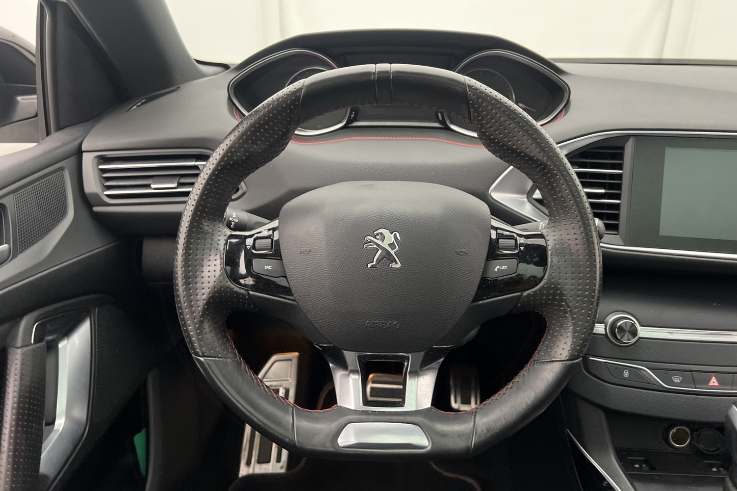 Peugeot 308 1.2 e-THP 130hk GT-Line Pano Värmare Massage