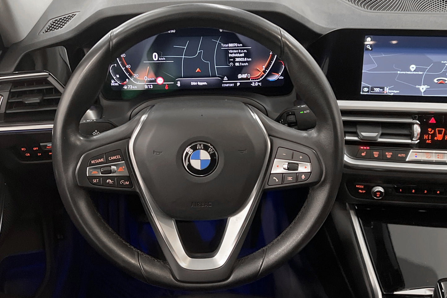 BMW 320d xDrive Sedan Sport line Cockpit HiFi H-skinn Drag