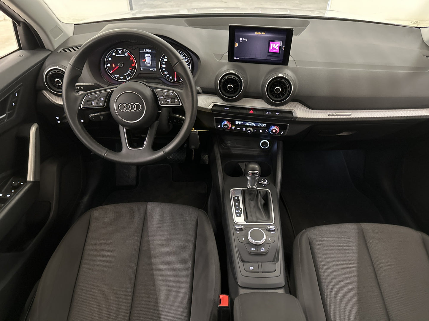 Audi Q2 35 TFSI 150hk Proline Sensorer CarPlay Välservad