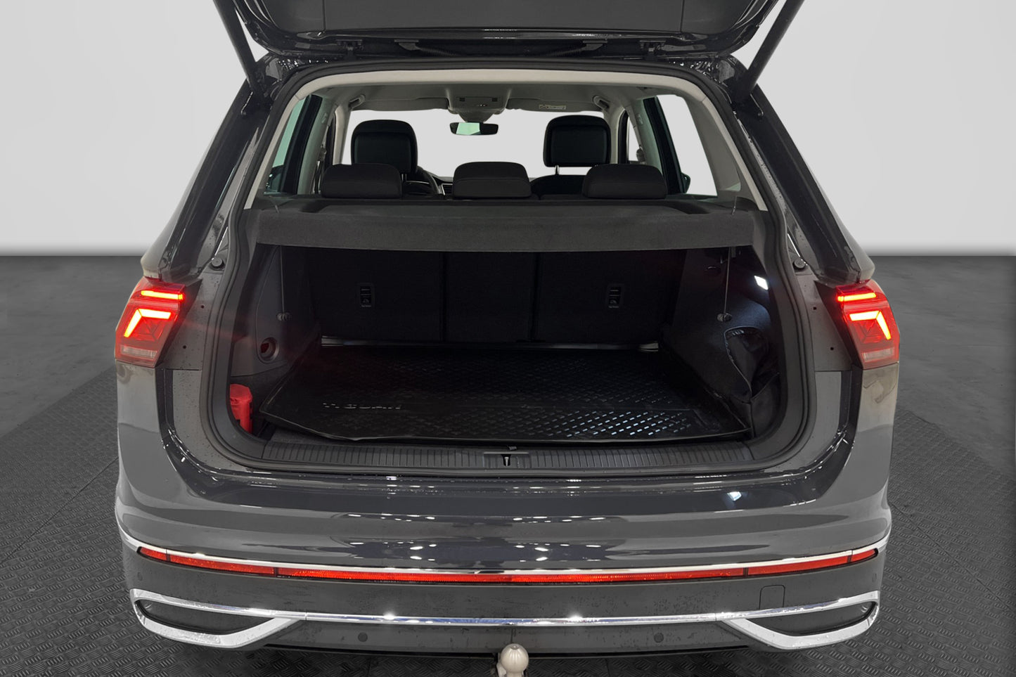 Volkswagen Tiguan eHybrid 245hk Elegance Backkamera Drag