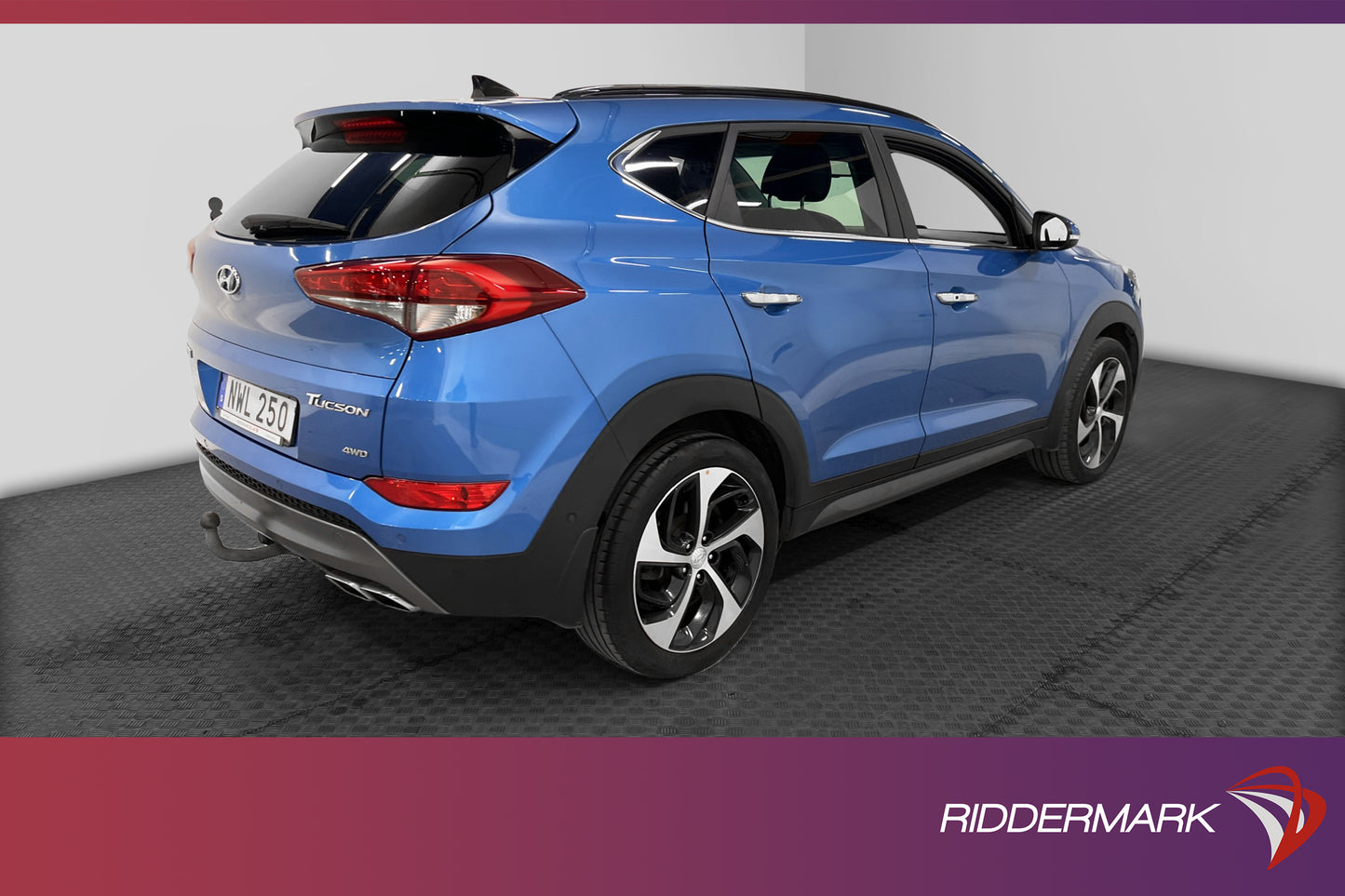 Hyundai Tucson 2.0 CRDi 4WD Premium Pano B-kam Drag Välserv