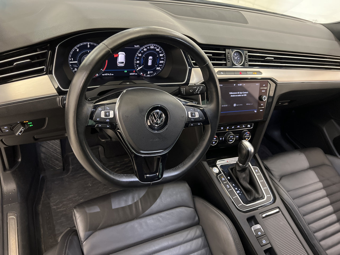 Volkswagen Passat 4M 190hk Cockpit D-Värm Skinn BLIS BKamera