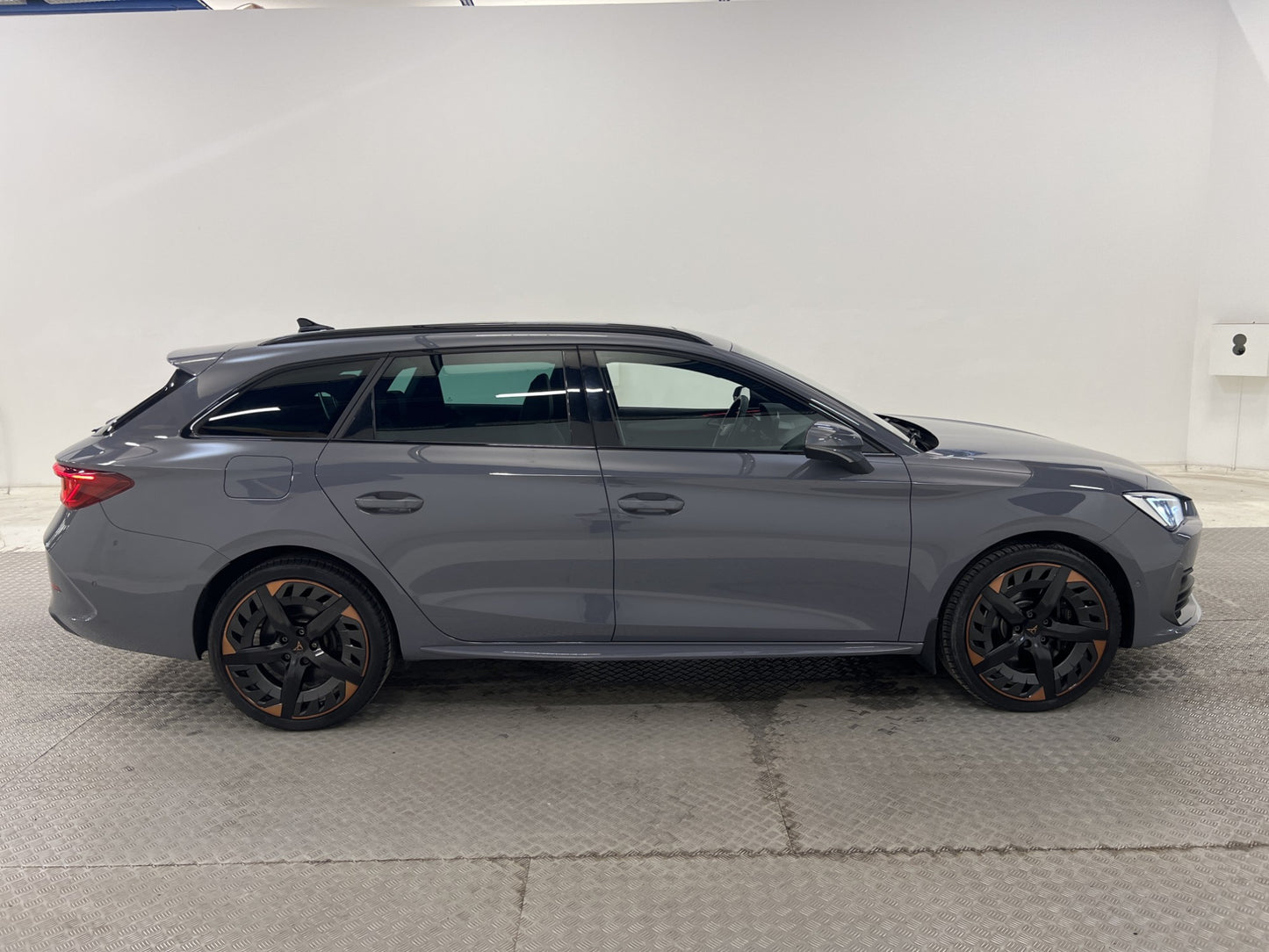 CUPRA Leon Sportstourer e-Hybrid 245hk Backkamera Pano