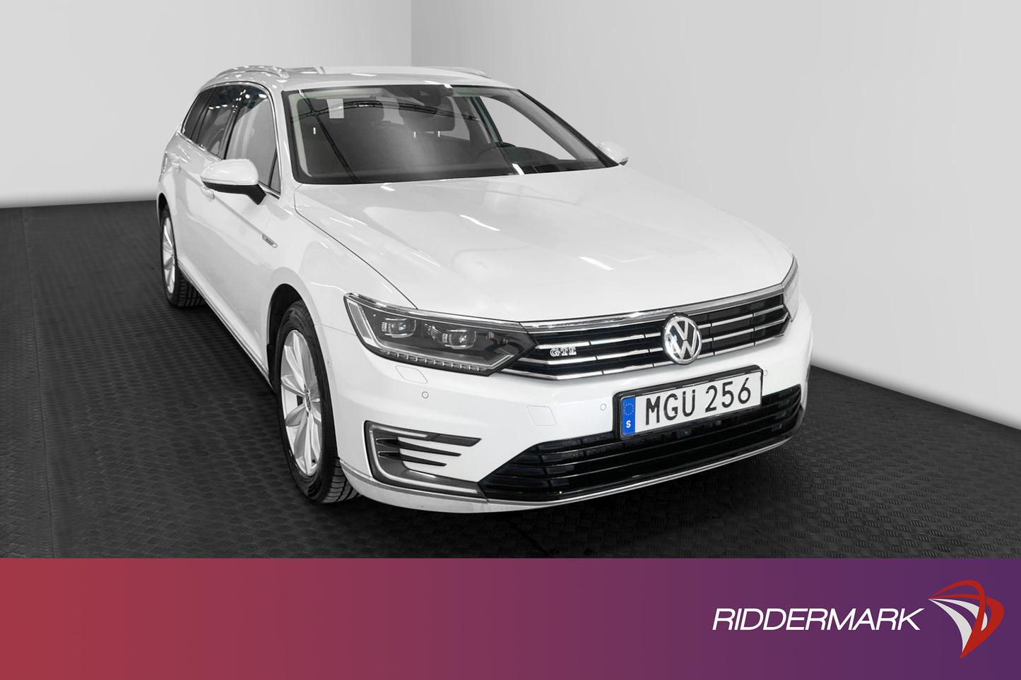 Volkswagen Passat GTE 218hk Skinn Dragkrok 360° P-Sensorer