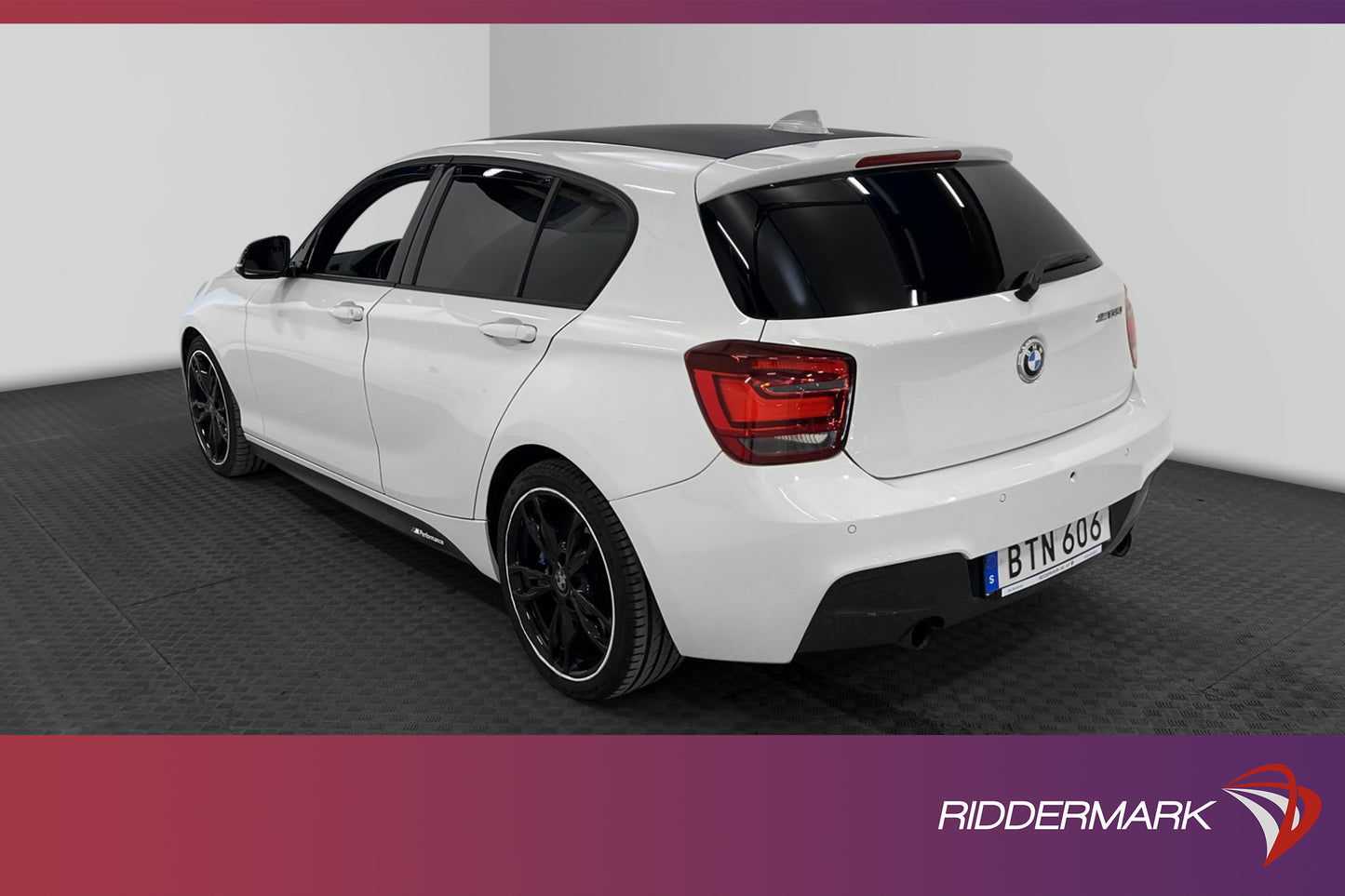 BMW M135i xDrive 320hk Taklucka HiFi Kamera Skinn Välservad