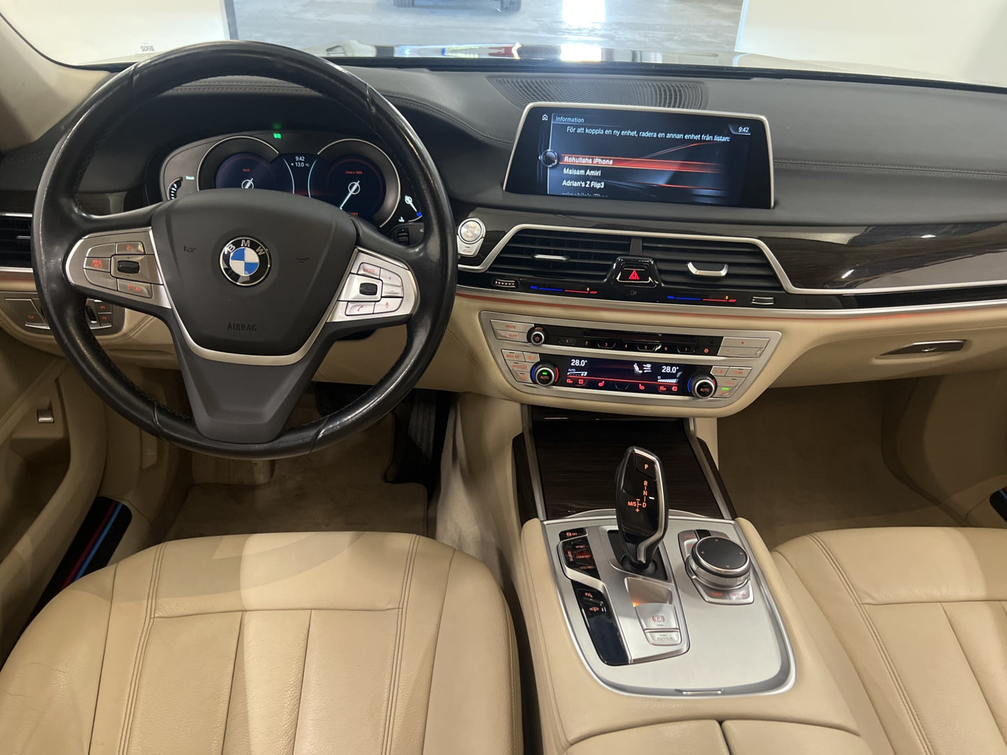 BMW 730d xDrive 256hk D-värm Display Key Navi Luftfjädring