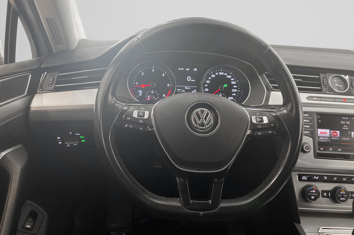 Volkswagen Passat TDI 150hk Executive Värmare B-Kamera Navi