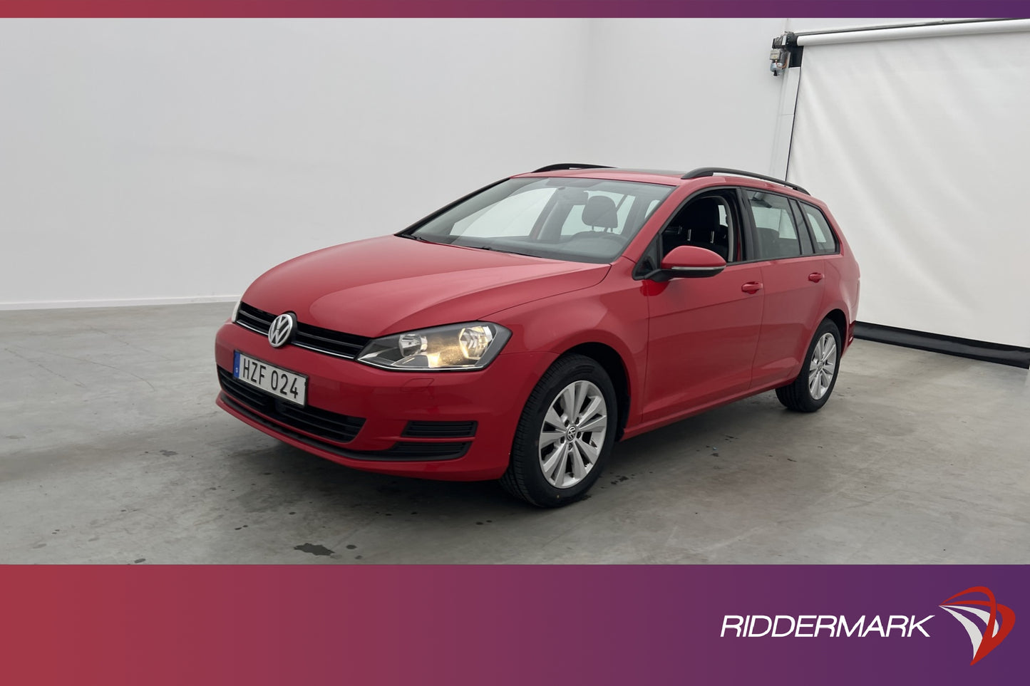 Volkswagen Golf 1.2 TSI 110hk Pano Kamera CarPlay Låg-skatt