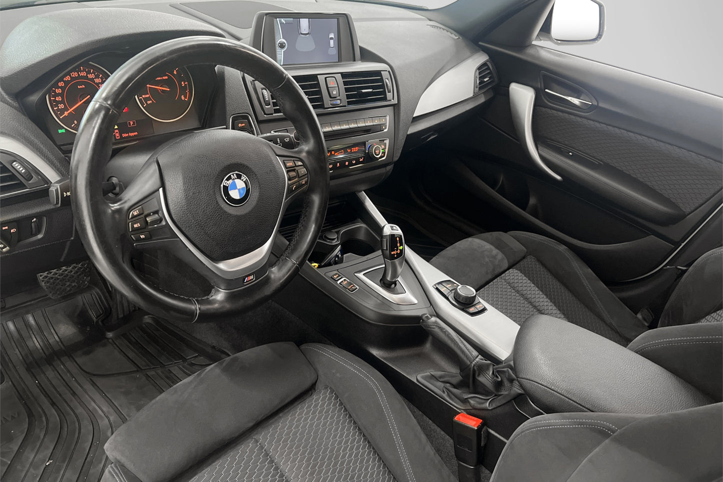 BMW 118d 143hk M Sport M-värmare Alcantara P-sensorer