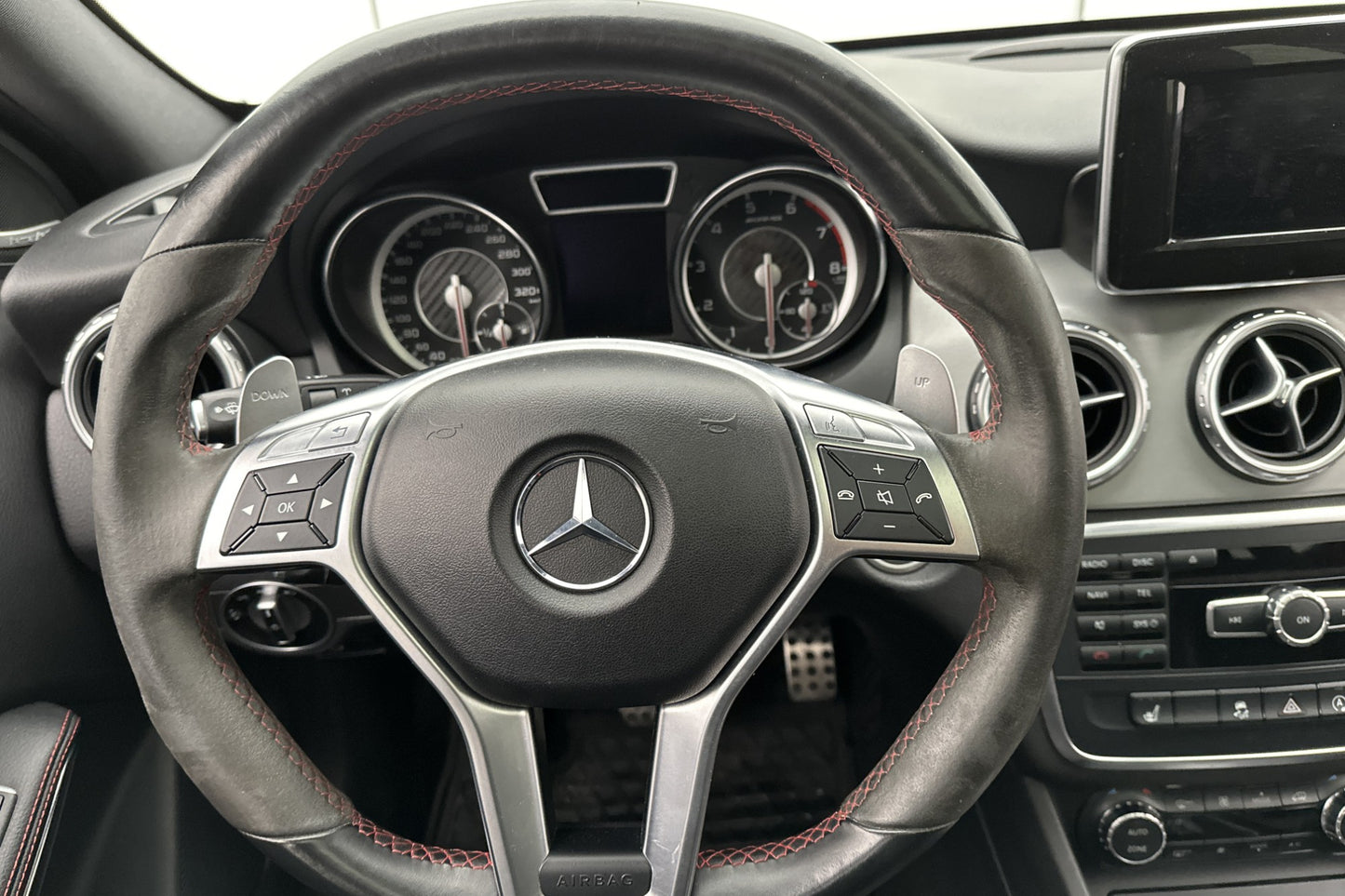 Mercedes-Benz GLA 45 AMG 4M 360hk Pano H/K Kamera GPS Elstol