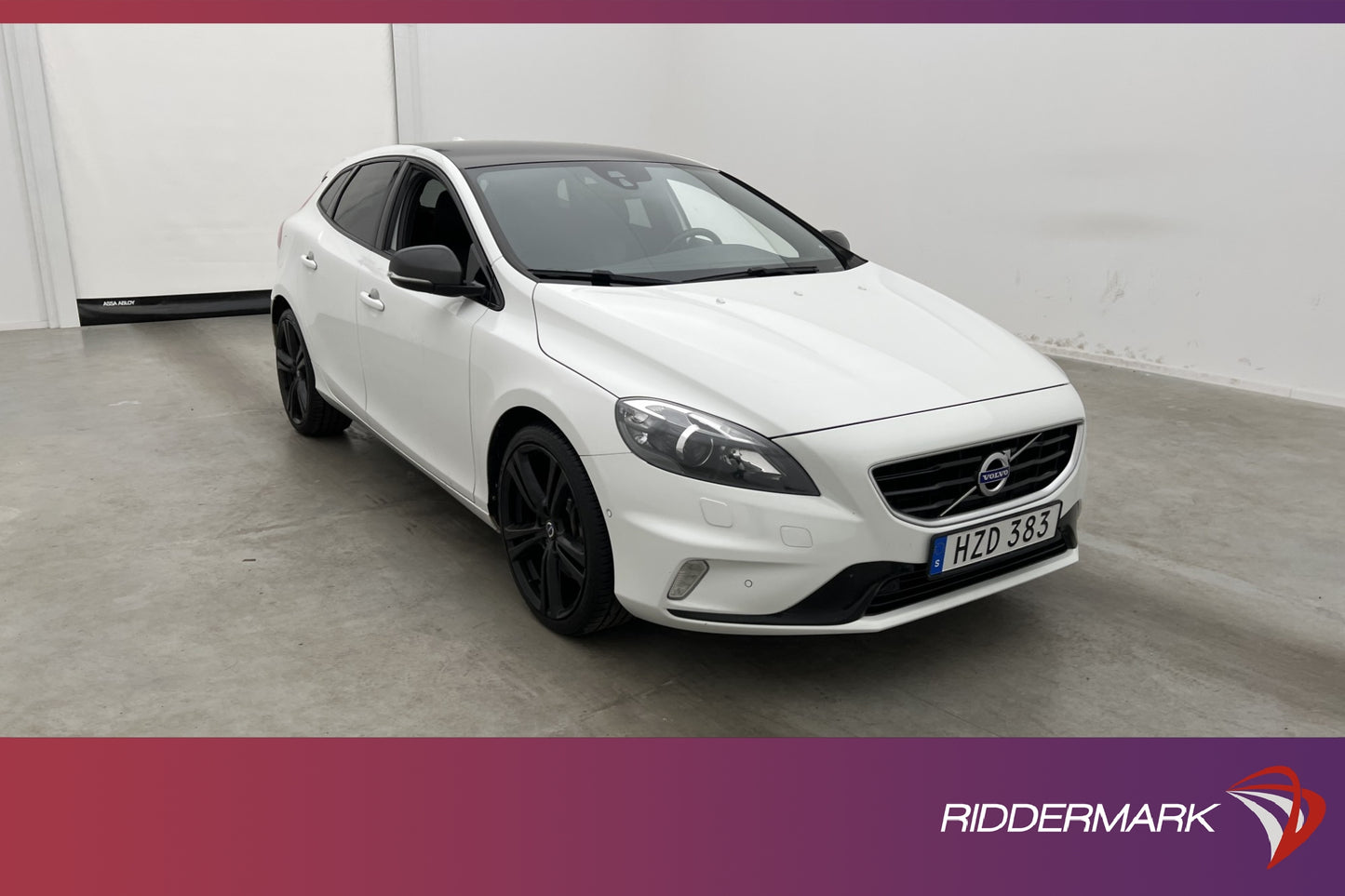 Volvo V40 T5 253hk R-Design Carbon Edt VOC H/K P-Värm Navi