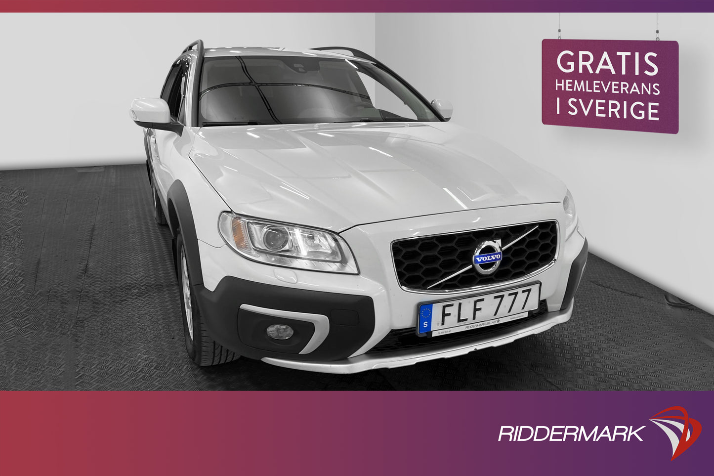 Volvo XC70 D4 AWD 181hk Momentum VOC Värm Drag Sensorer Navi