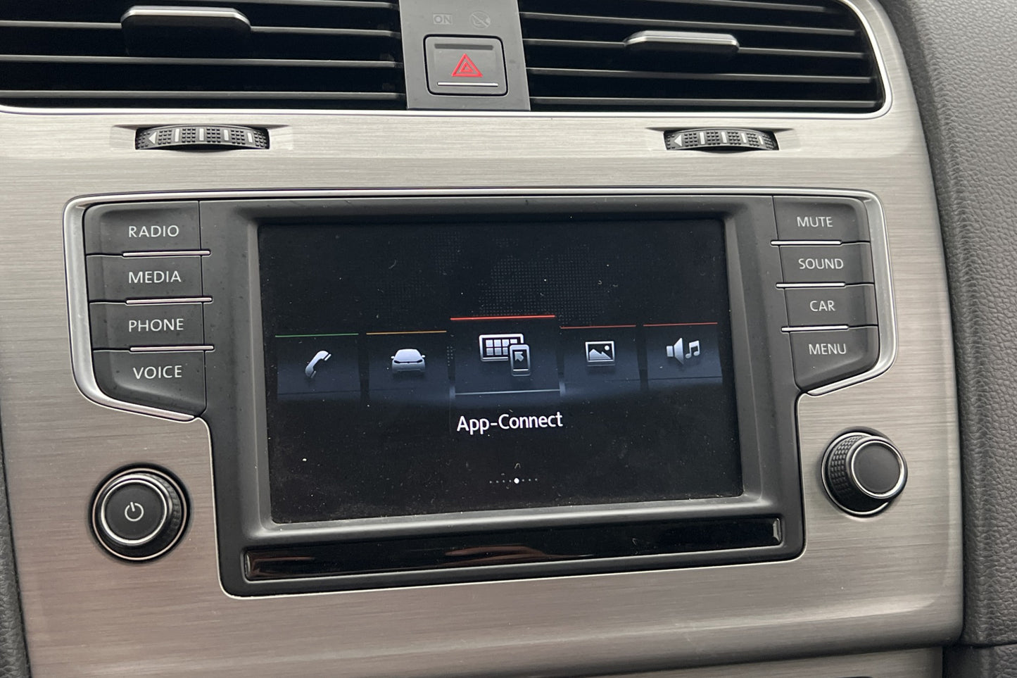 Volkswagen Golf 1.2 TSI 110hk Adaptiv CarPlay Välservad