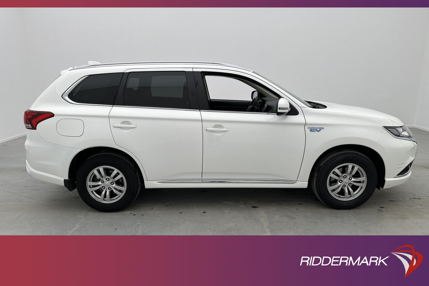 Mitsubishi Outlander P-HEV 4WD 203hk Fleet Edt B-Kamera Drag