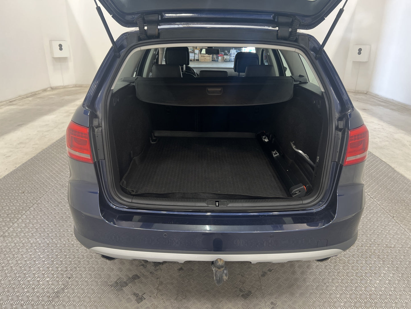 Volkswagen Passat Alltrack 2.0 TDI 170hk 4M B-Kamera Skinn