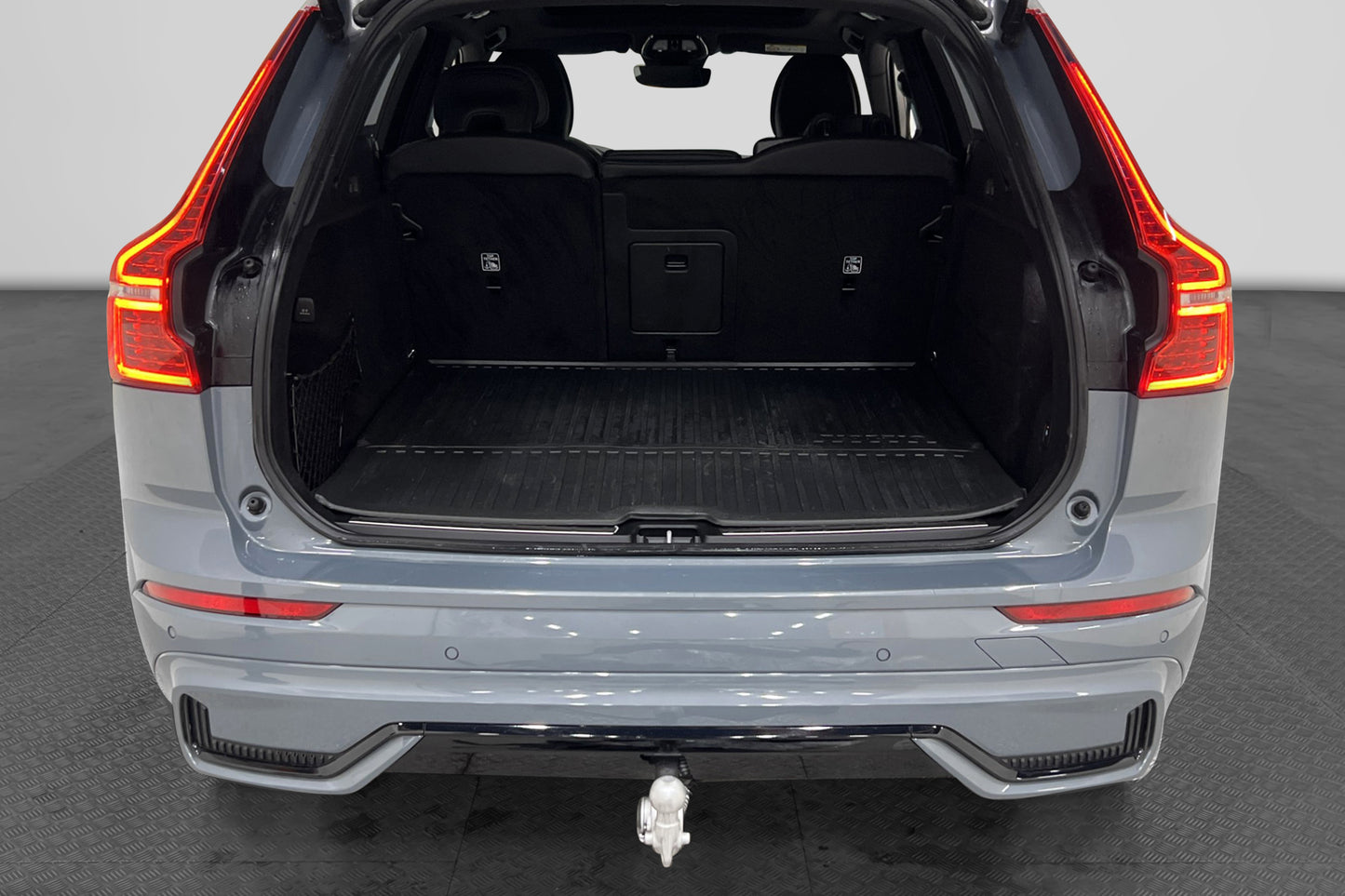 Volvo XC60 Recharge T8 AWD 456hk Plus Dark Pano 360 MOMS