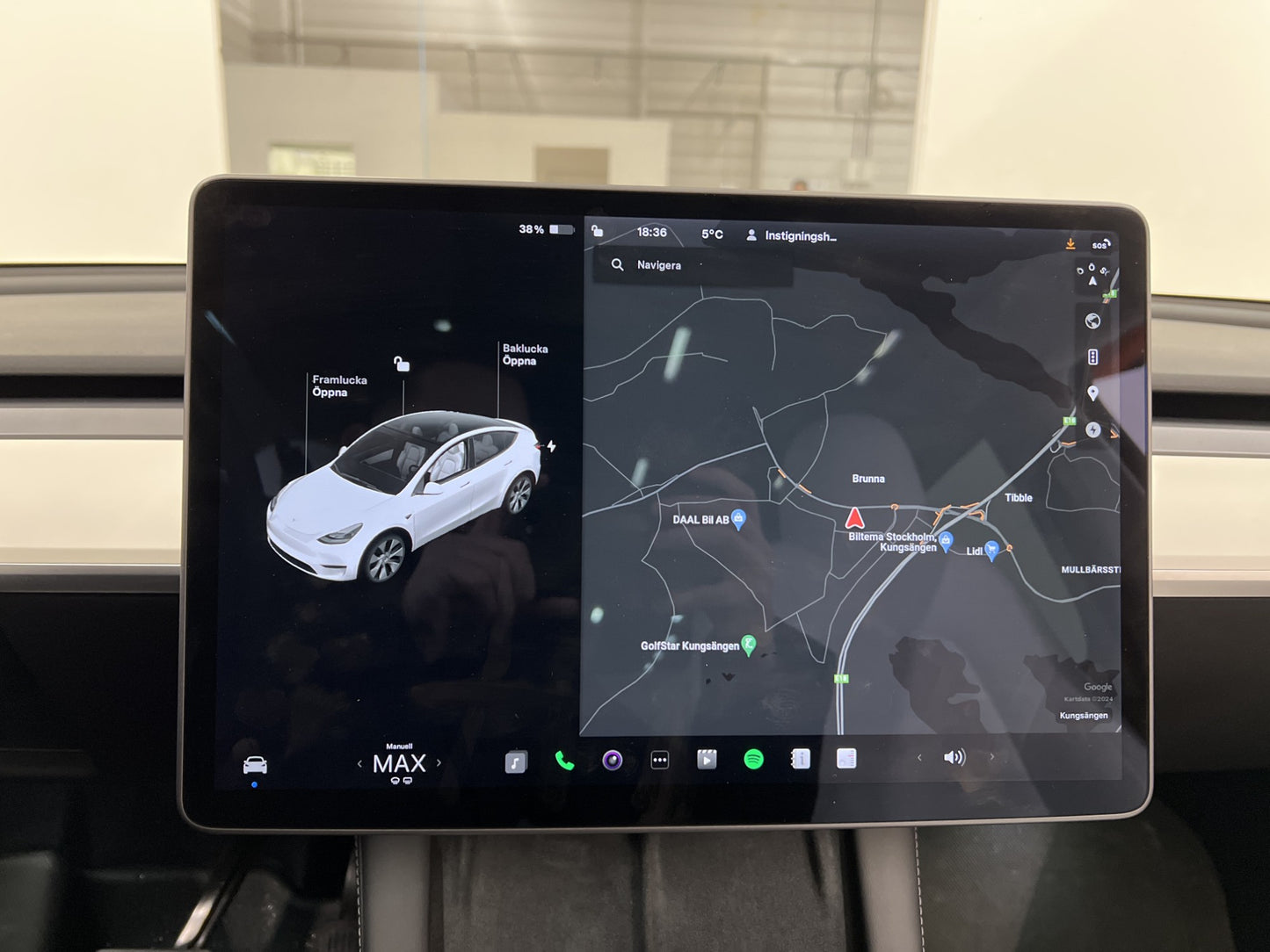 Tesla Model Y Long Range AWD 345hk Ljus interiör Dragkrok