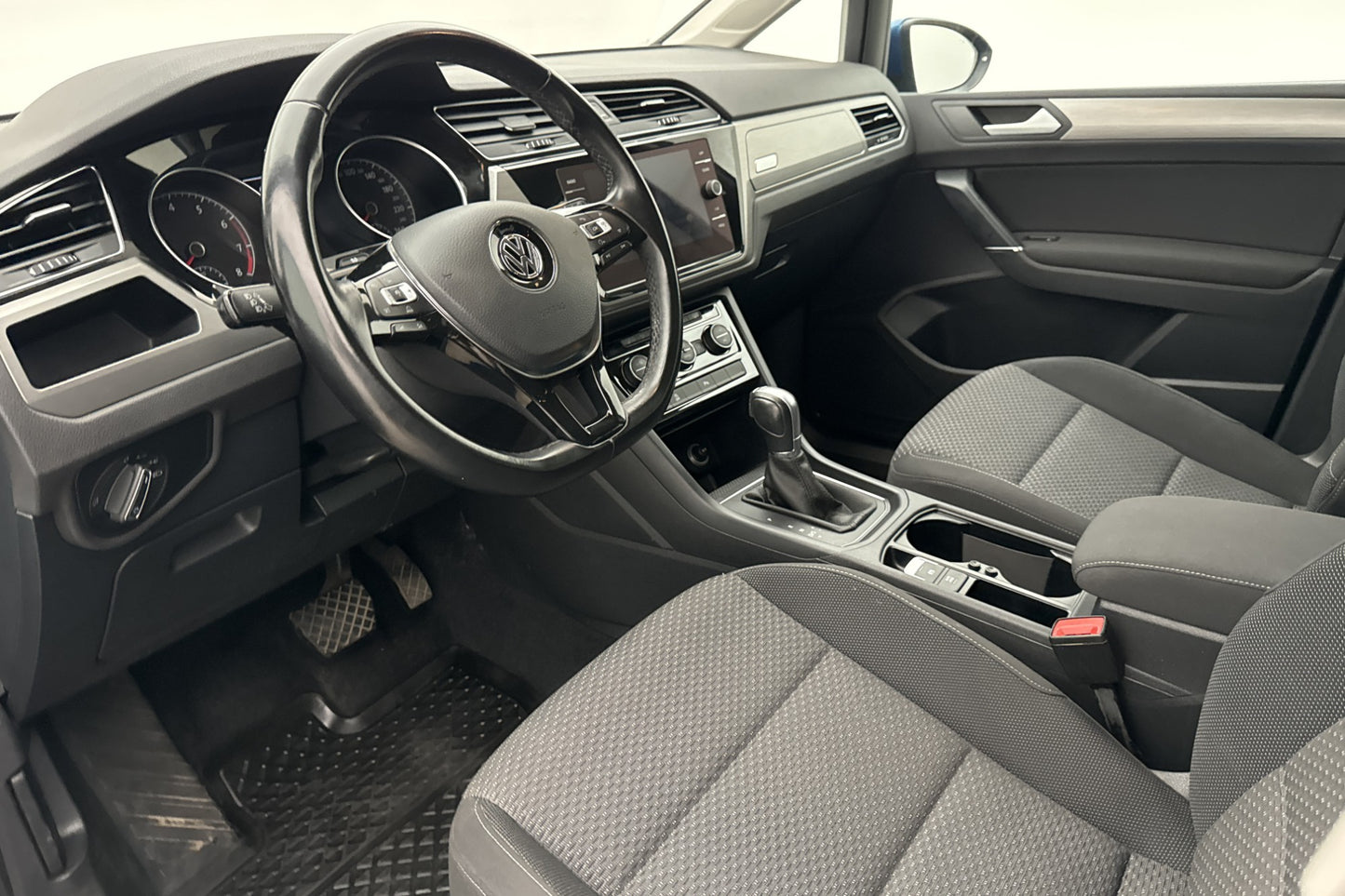 Volkswagen Touran 1.4 TSI 150hk R-Line Kamera Drag Välservad