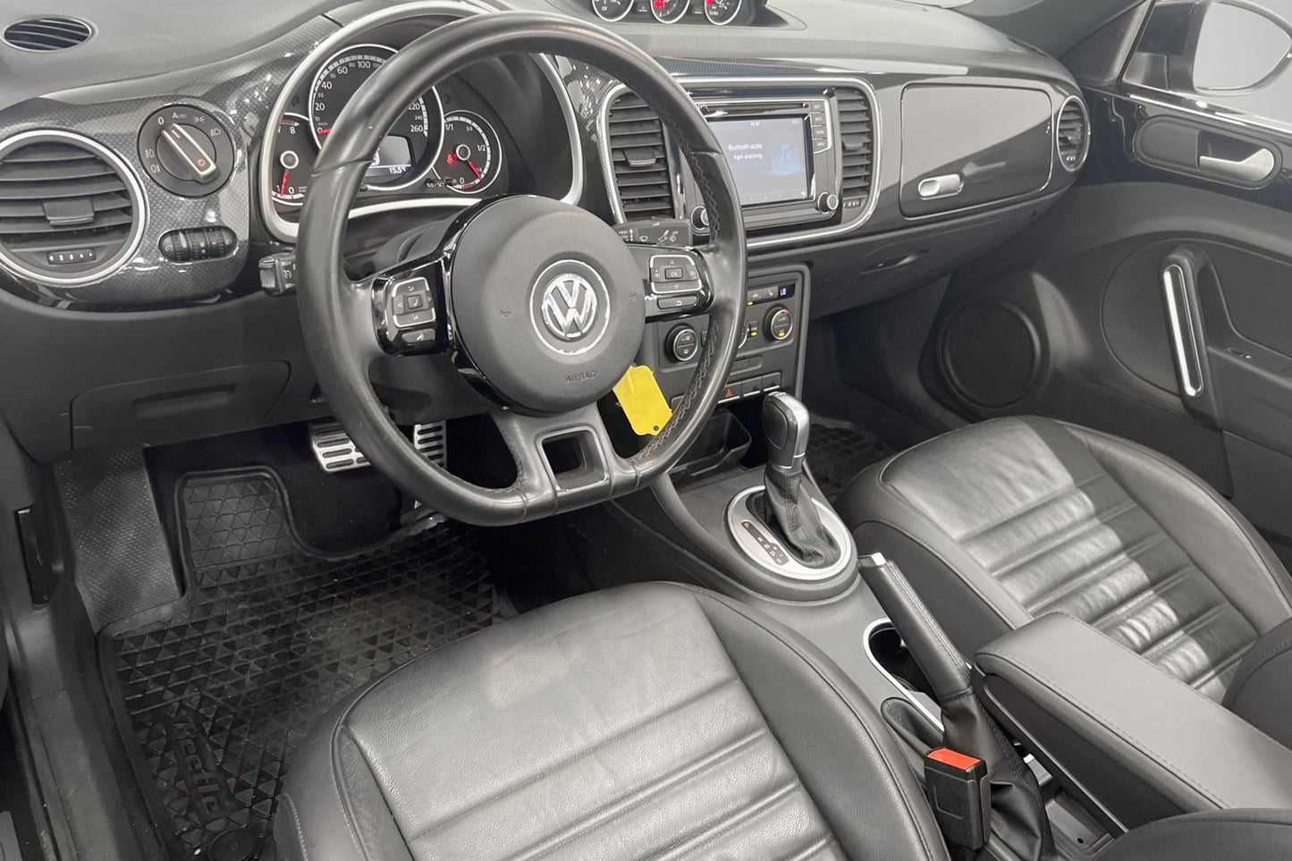 Volkswagen Beetle Cabriolet 2.0 220hk Sensorer Skinn Välserv