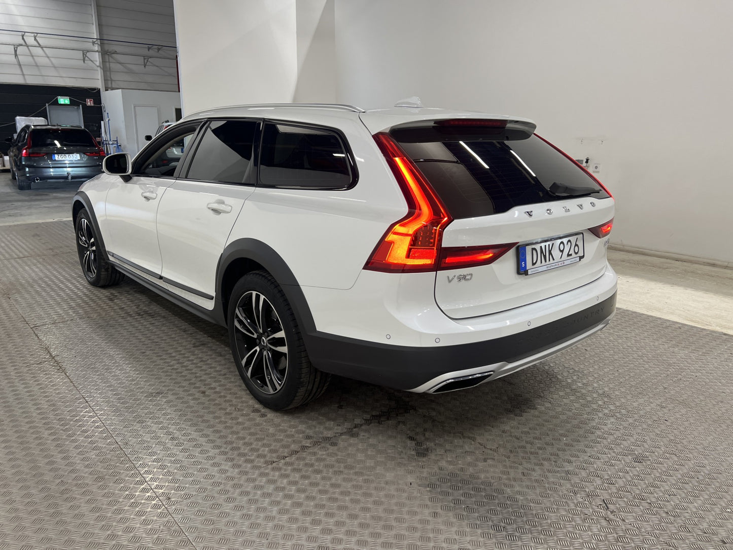 Volvo V90 D4 Cross Country AWD Momentum P-Värmare Navi BLIS