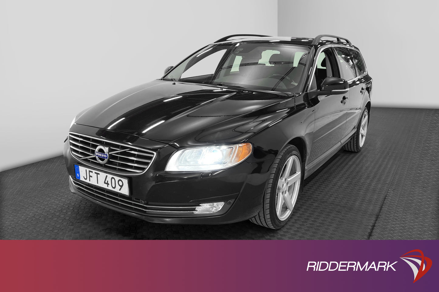 Volvo V70 D4 AWD Momentum VOC Navi Taklucka PDC Välservad