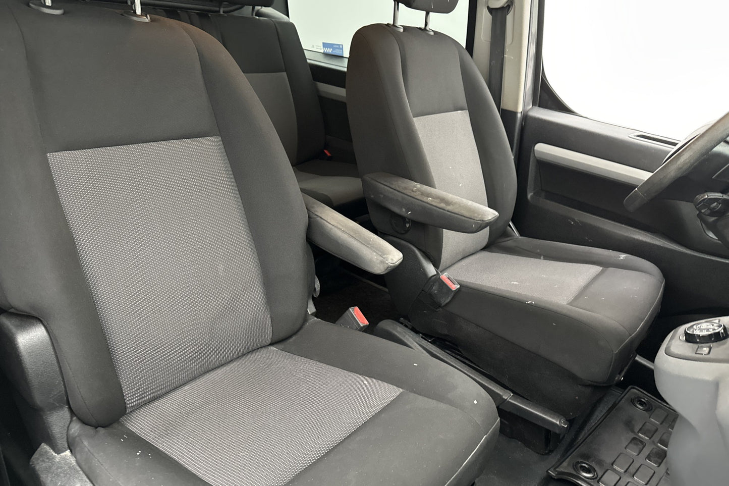 Peugeot Expert CrewVan  L3 177hk Värm B-Kamera Moms 1-Ägare