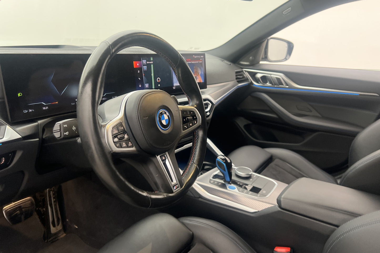 BMW i4 M50 544hk Fully Charged H/K Laser HUD 360° Drag