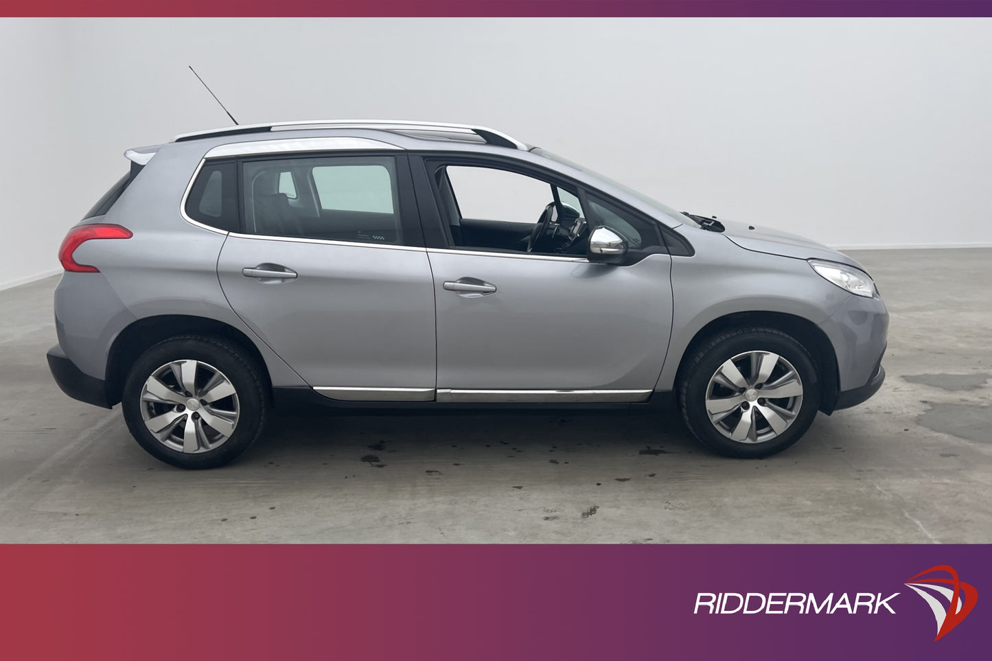 Peugeot 2008 1.2 VTi 82hk Allure Pano Sensorer Välservad