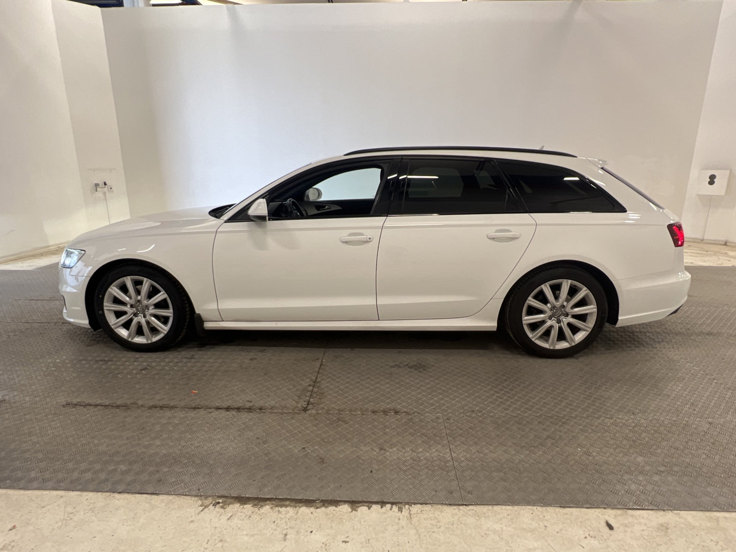 Audi A6 Avant 2.0 TDI ultra 190hk Sport Edition Drag P-sens