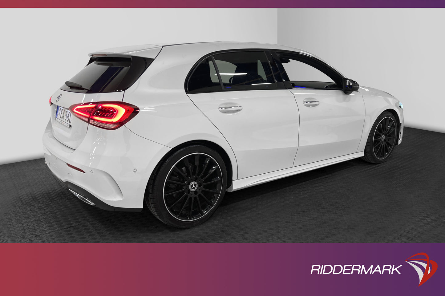 Mercedes-Benz A 250 4M 224hk AMG B-värm Burmester Pano Navi