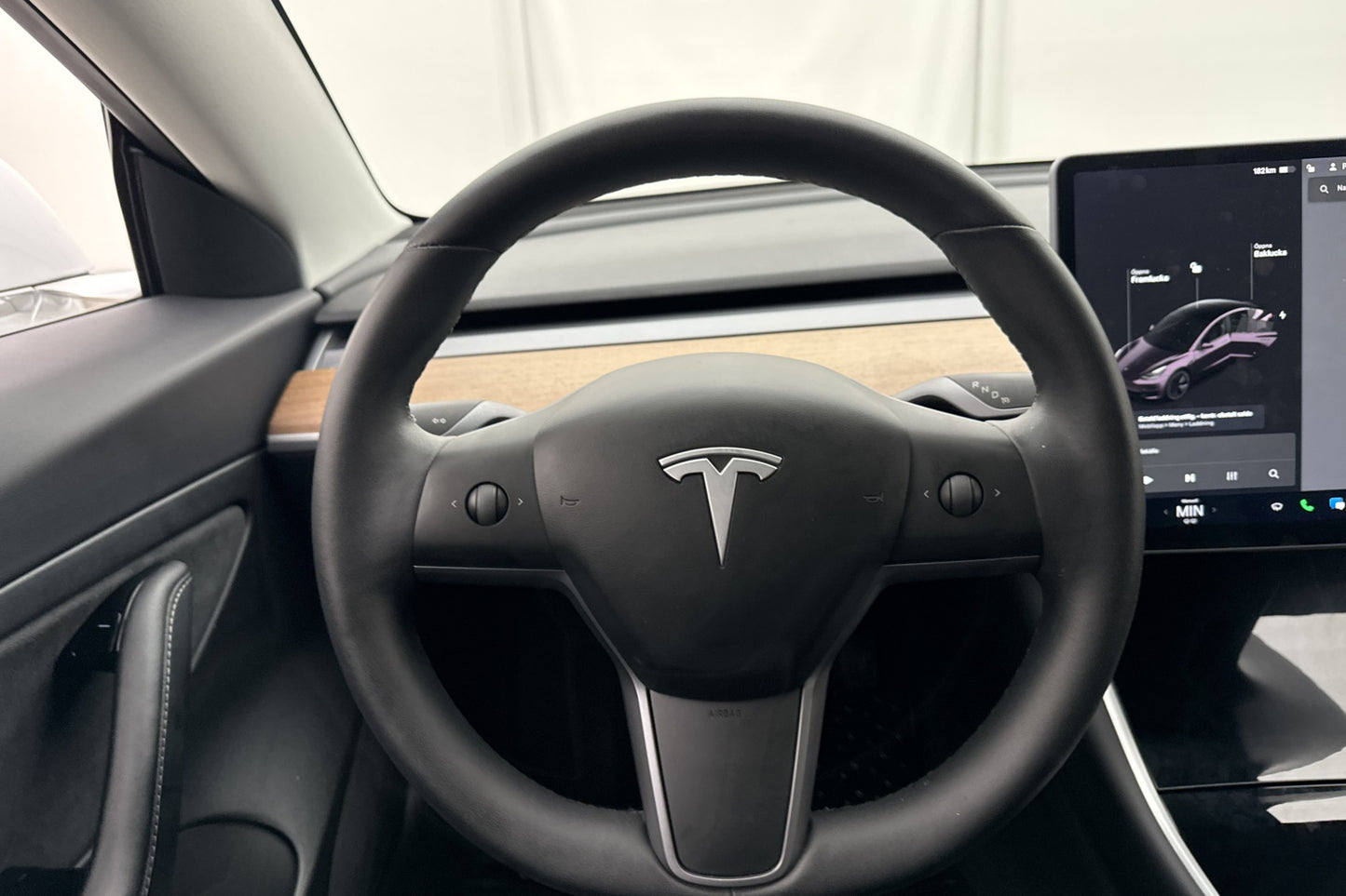 Tesla Model 3 Standard Range Plus 258hk AP Pano Svensksåld