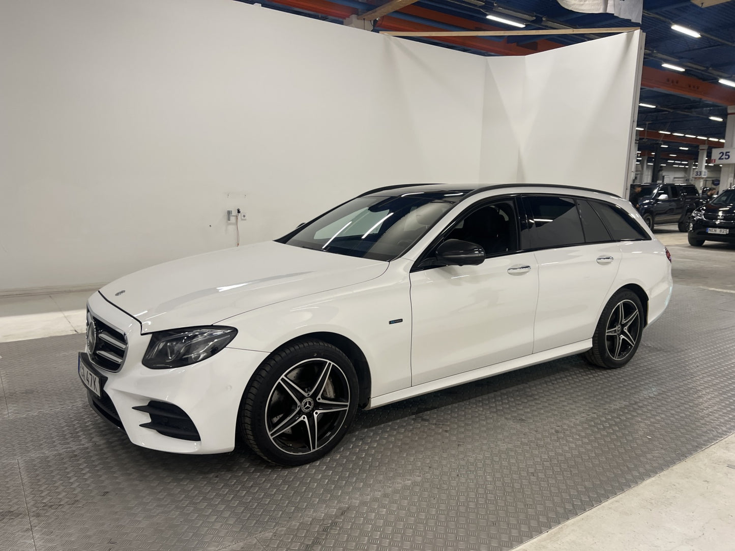 Mercedes-Benz E 300 de T 306hk AMG Pano 360* Burmester