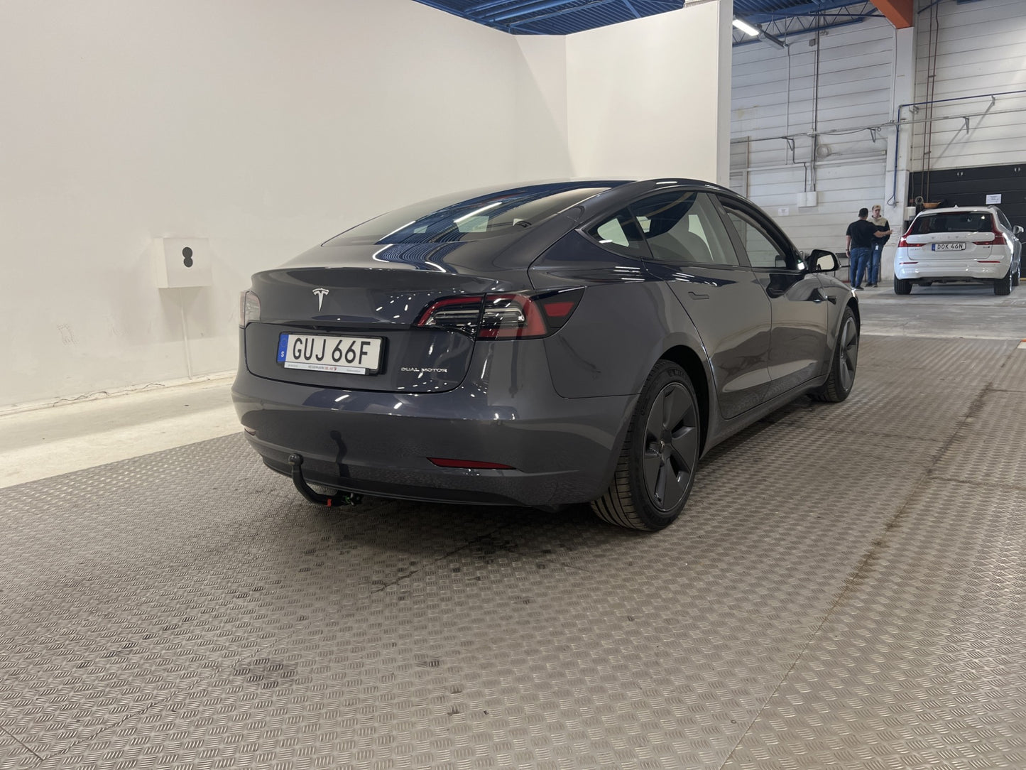 Tesla Model 3 Long Range AWD 440hk Svensksåld Drag MOMS