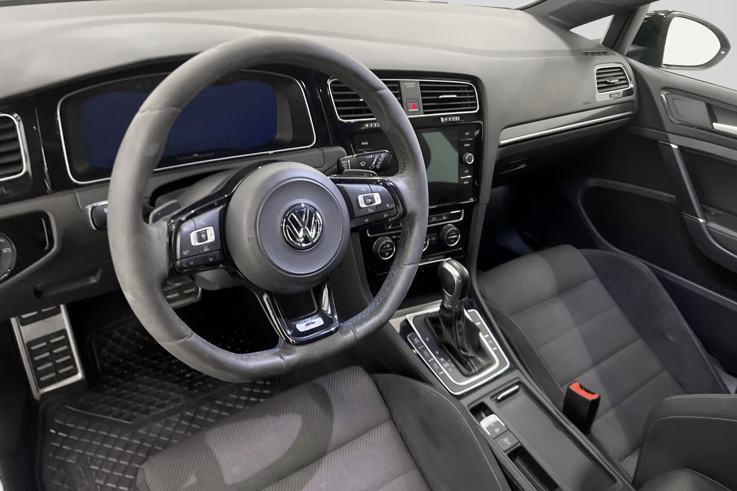 Volkswagen Golf R 4M 310hk Cockpit Pretoria P-sensorer