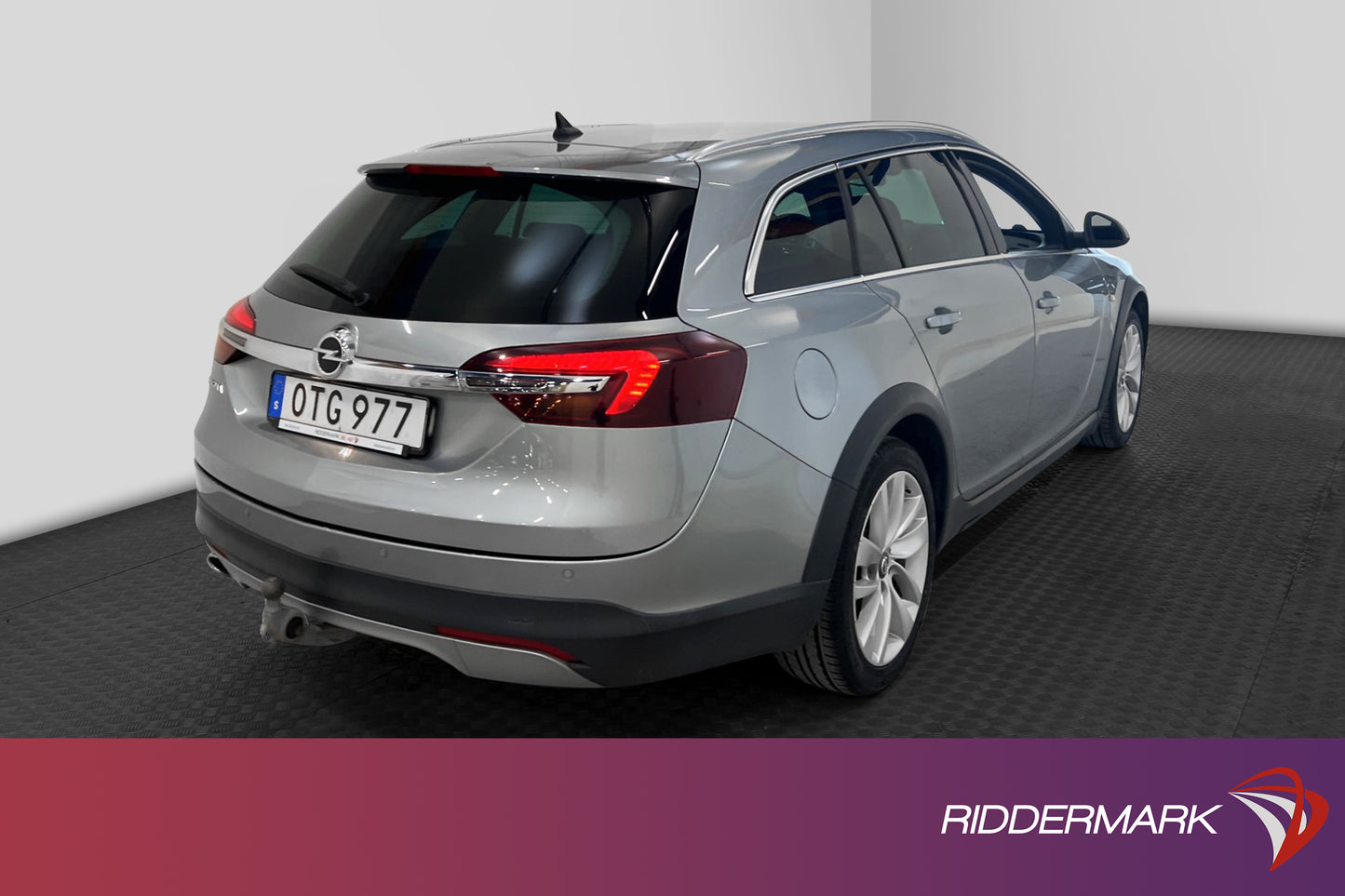 Opel Insignia Country Tourer 4x4 163hk Värmare Navi Drag PDC