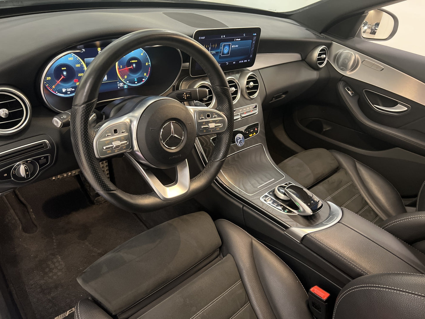 Mercedes-Benz C 220 T d AMG Pano Burmester Cockpit 360° Drag