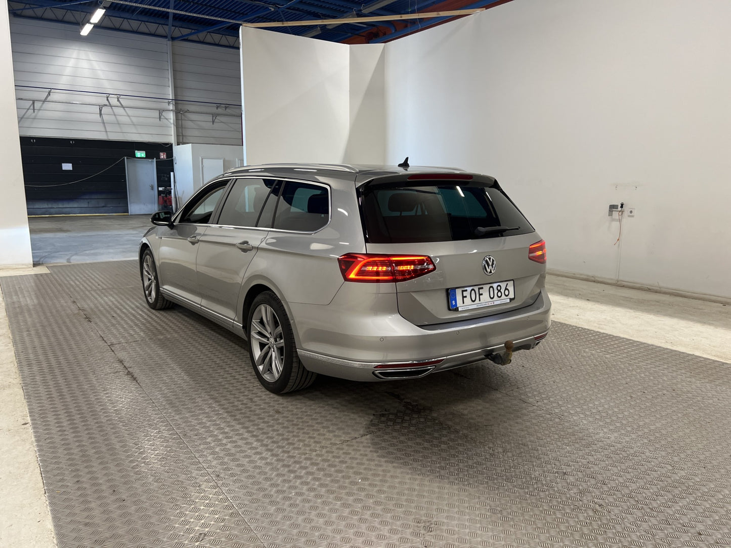 Volkswagen Passat 2.0 TDI 4Motion 240hk Värmare Navi Drag