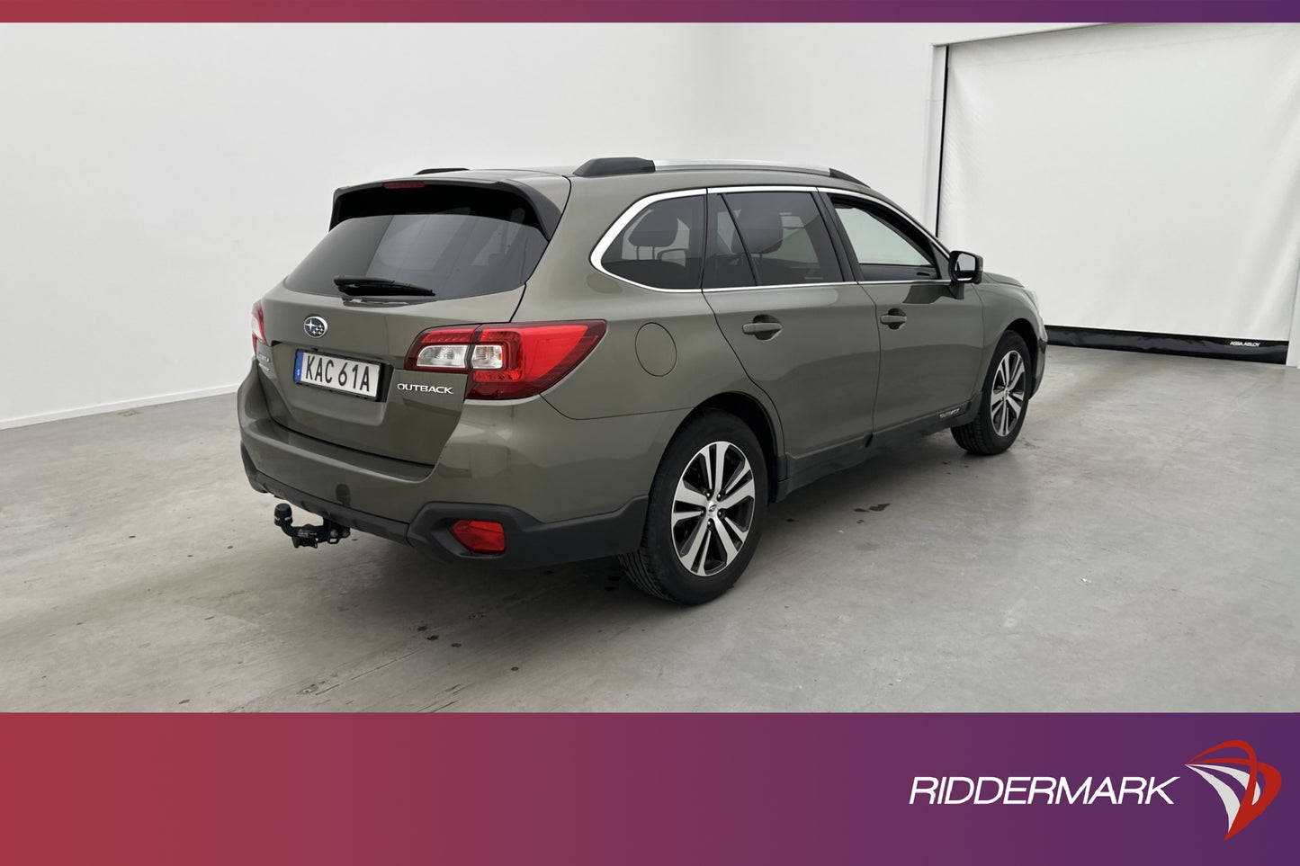 Subaru Outback 2.5 175hk 4WD Summit H/K Kamera Navi M-Värm