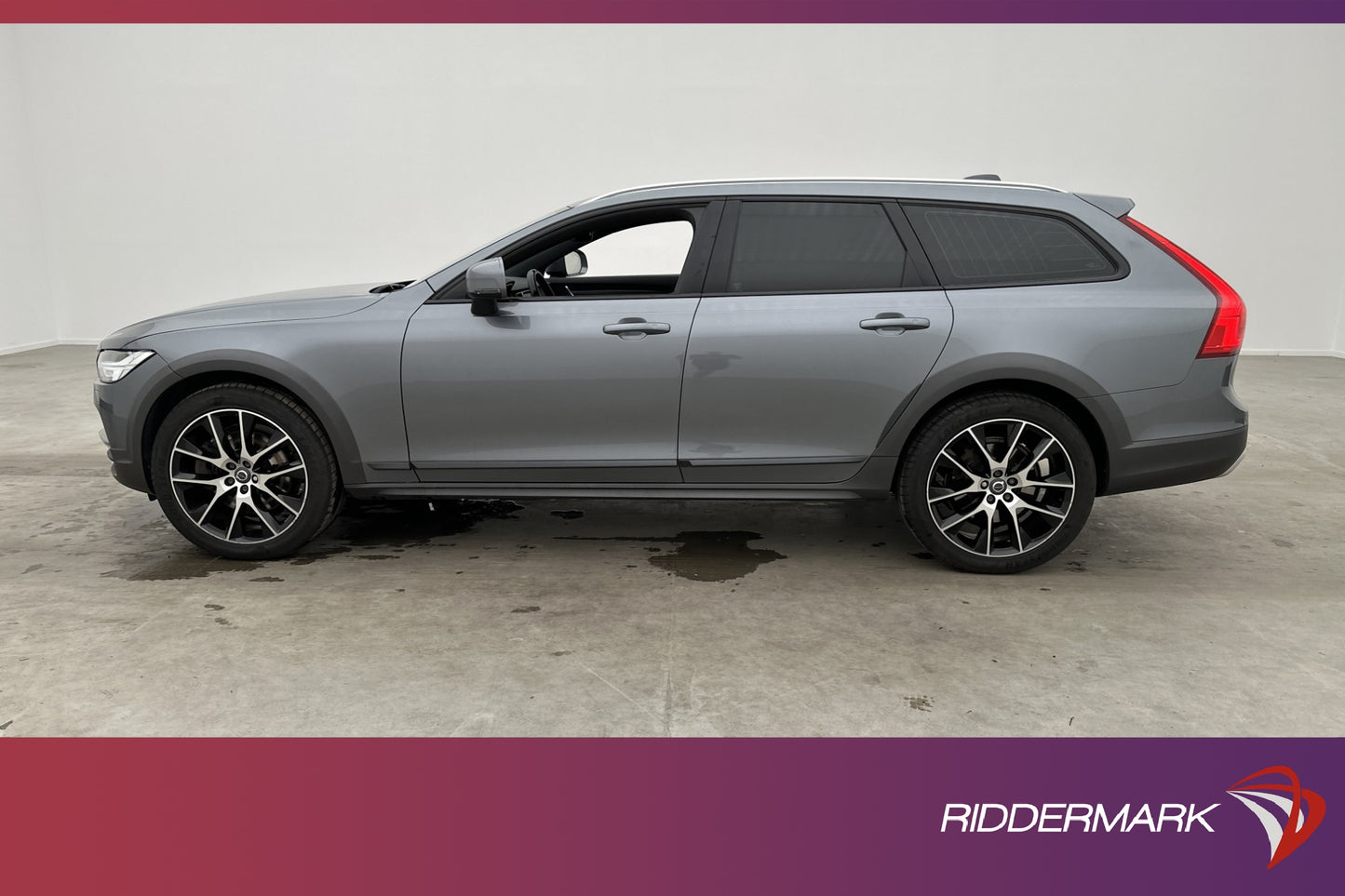 Volvo V90 Cross Country D4 AWD Pro D-Värmare Pano HUD Kamera