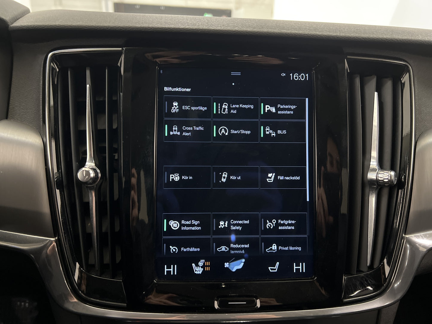 Volvo S90 D4 AWD 190hk Advanced VOC Värmare Navi BLIS 4-Zon