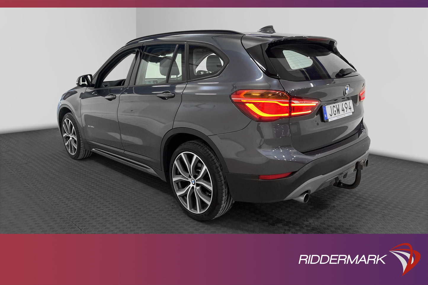 BMW X1 xDrive 190hk Sport line Navi Pano HiFi HUD Skinn Drag