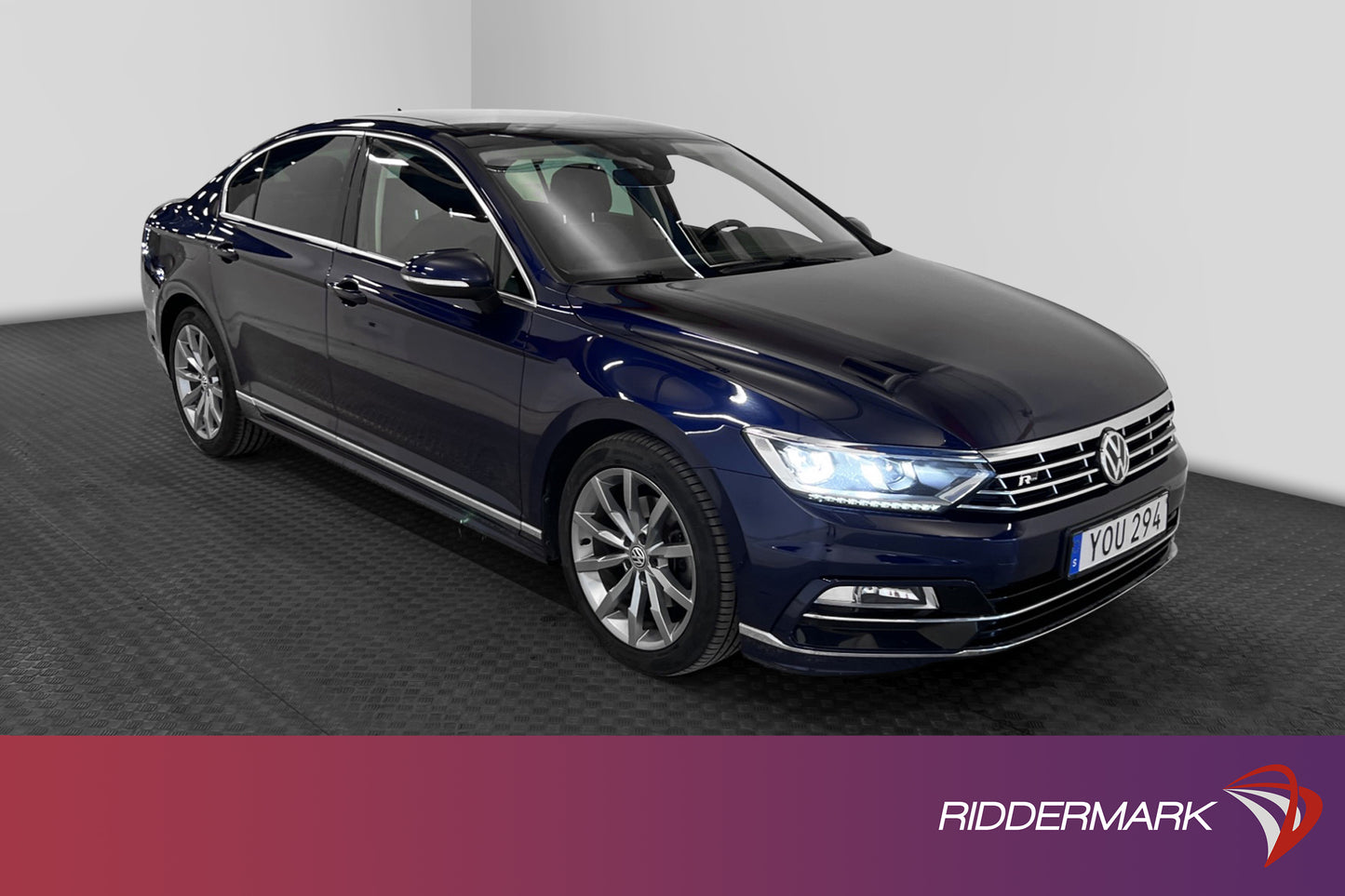 Volkswagen Passat 220hk R-Line Värmare Pano Skinn Drag BLIS